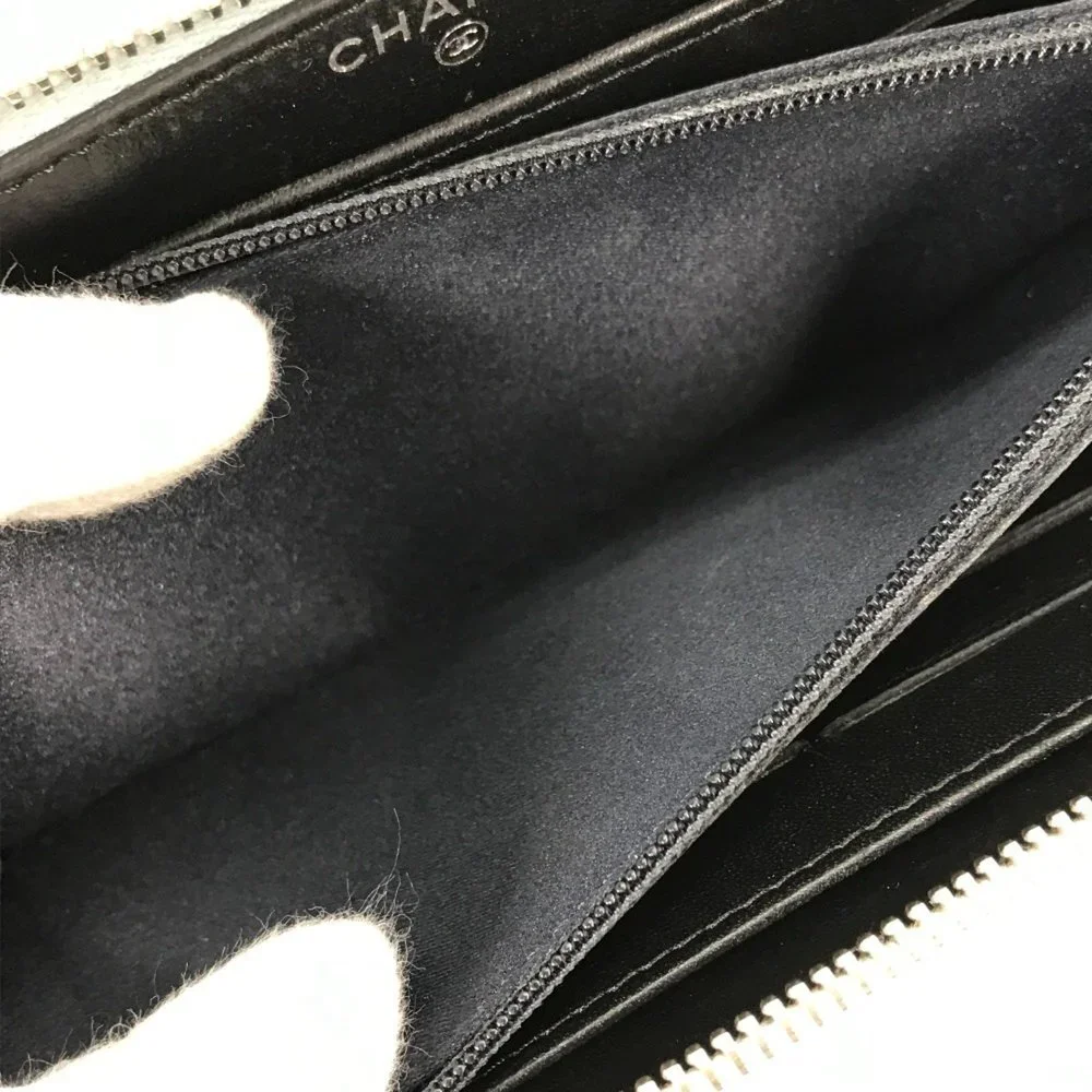 CHANEL Black Wallet - Picture 13 of 16